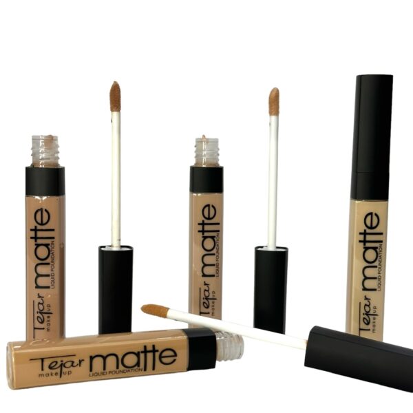 Maquillaje fluido con aplicador matte